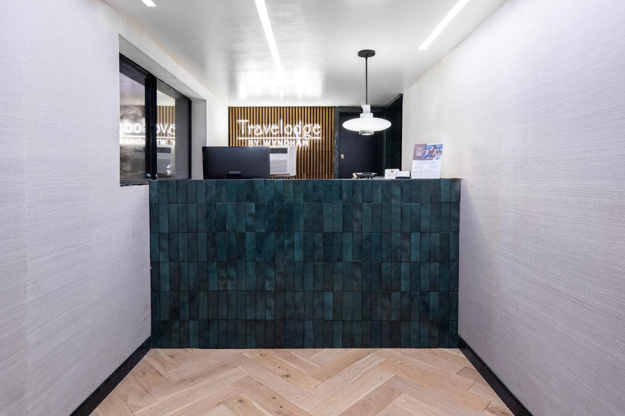 Travelodge By Wyndham Parker Buitenkant foto
